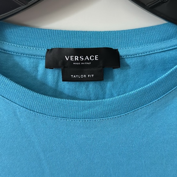 Versace - Picture 2 of 5